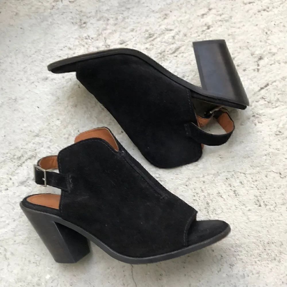 Frye  Courtney suede slingbacks peep toe chunky heel